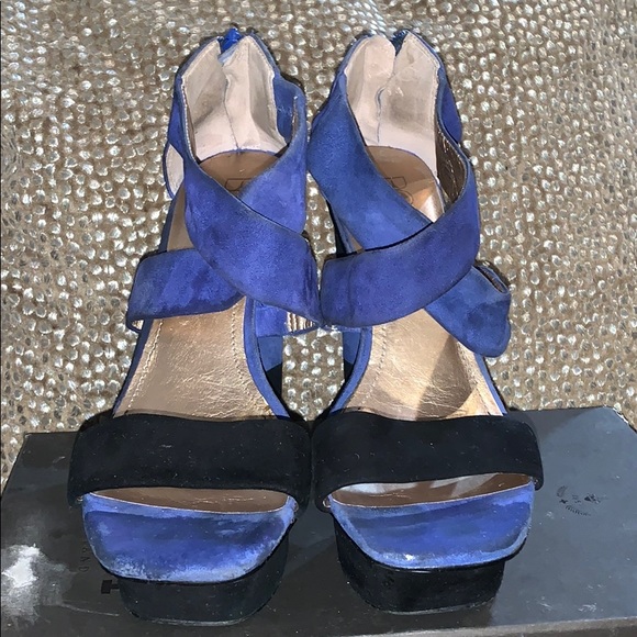BCBG Bleu and Black Platform Heels - Picture 6 of 7